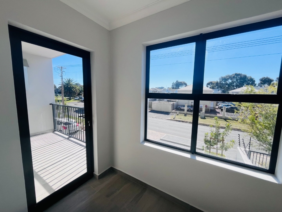 2 Bedroom Property for Sale in Table View Western Cape